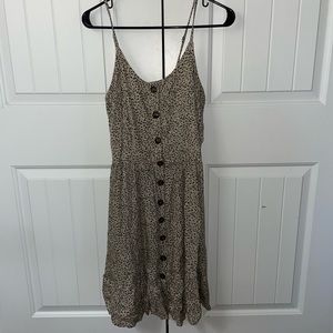 BRAND NEW never worn dress!! Size medium super cute and flowy